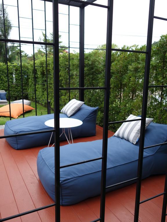 The Restro Hotel HHQ Exterior foto