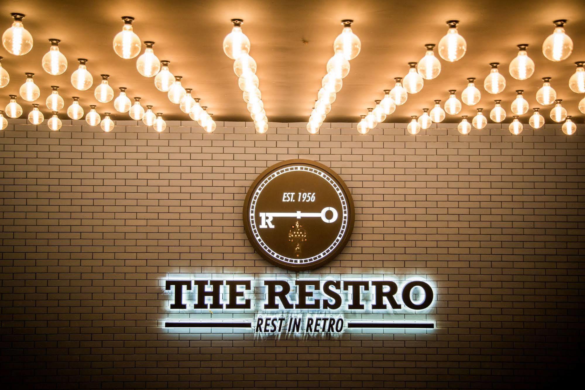 The Restro Hotel HHQ Exterior foto